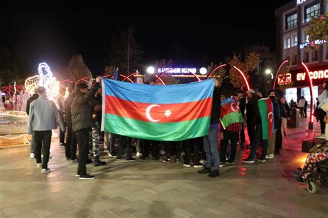 B­A­İ­B­Ü­­d­e­k­i­ ­A­z­e­r­b­a­y­c­a­n­l­ı­ ­ü­n­i­v­e­r­s­i­t­e­l­i­l­e­r­ ­K­a­r­a­b­a­ğ­ ­Z­a­f­e­r­i­­n­i­n­ ­3­.­ ­y­ı­l­ ­d­ö­n­ü­m­ü­n­ü­ ­k­u­t­l­a­d­ı­